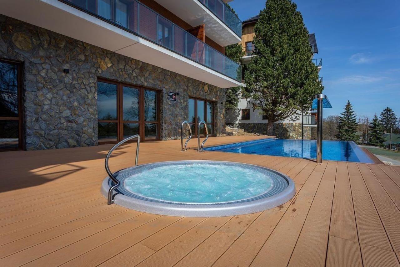 Apartament N&B 스클라르스카포렘바 외부 사진